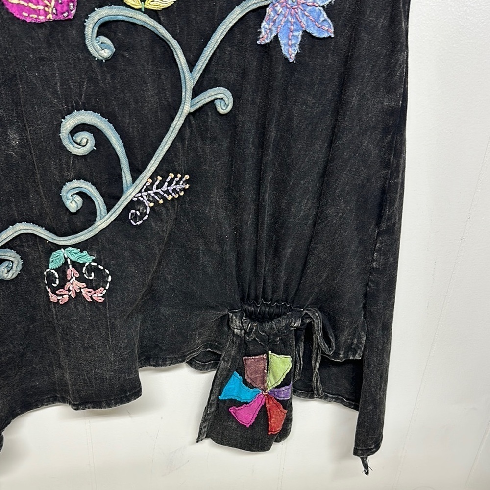 Black Asymmetrical Embellished Sleeveless Tank Top - Picture 3 of 6